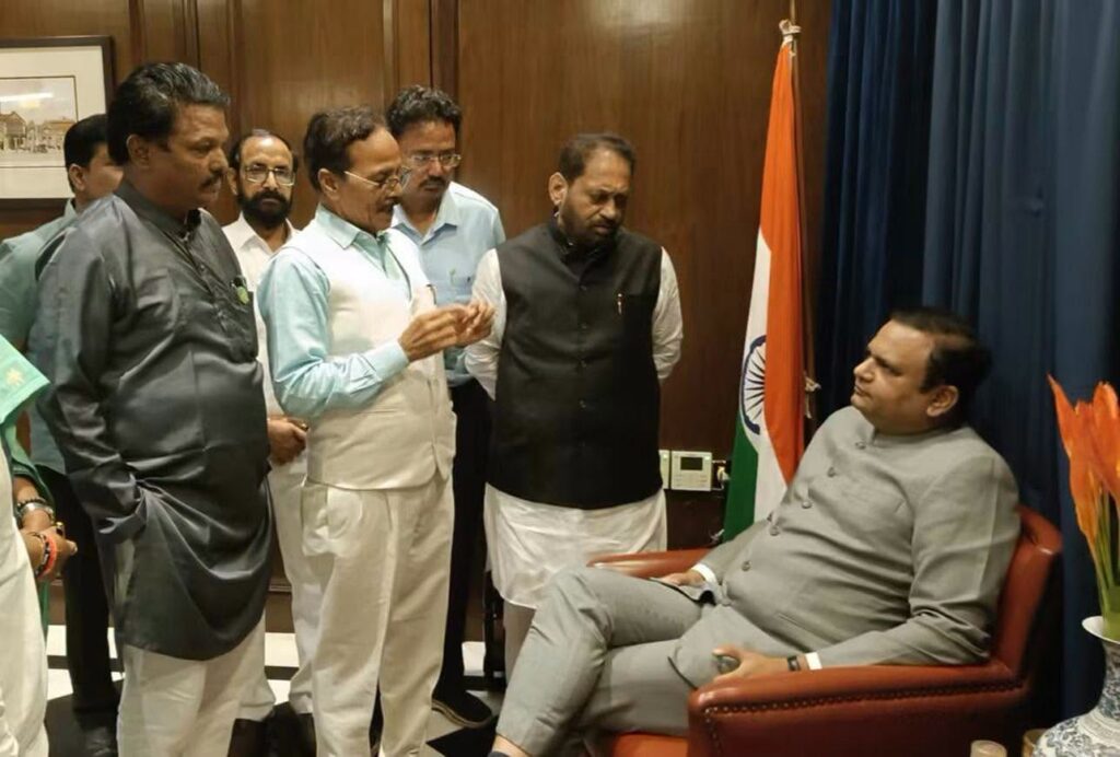 अनुसूचित जाती आरक्षण उपवर्गीकरणावर आमदारांची राहुल नार्वेकरांसोबत चर्चा
